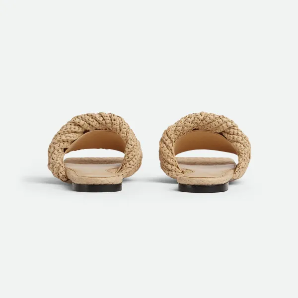 Bottega Veneta Lido Flat Sandal In Cane Sugar Intrecciato Raffia Flat Sandals - Image 3