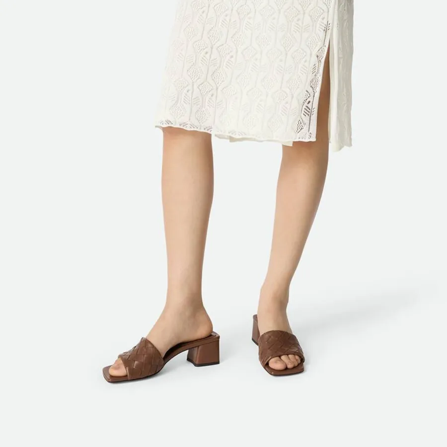 Bottega Veneta Parco Mule In Brown Intrecciato Leather Kitten-Heel Mule Sandal (Heel Height 4.5cm)