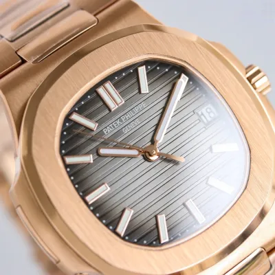 PATEK PHILIPPE-NAUTILUS-ref.5711-1R-001-40mm