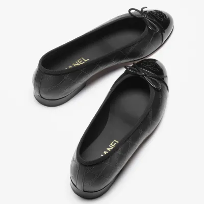 Chanel Printed flat shoes made of lambskin and calf patent leather in black Ballet  Shoes