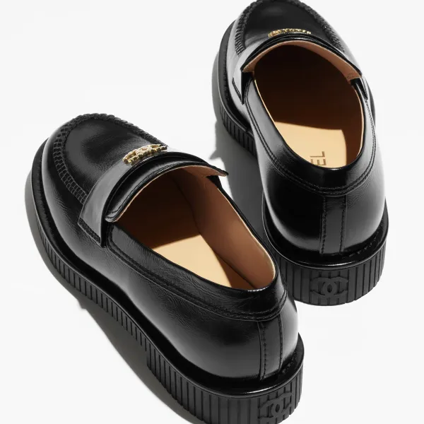 Chanel Black glossy wrinkled calf skin Loafers - Image 3