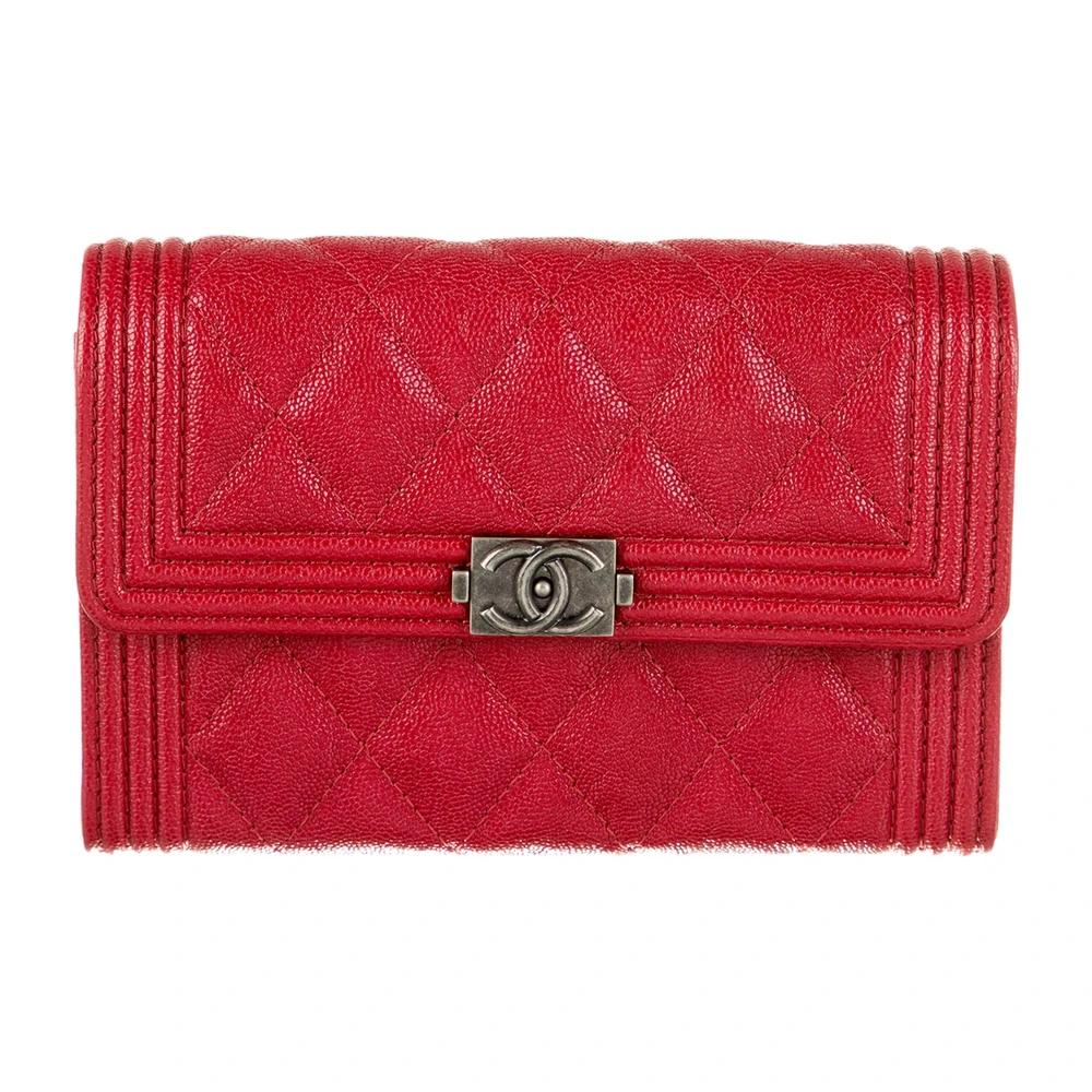 Chanel Bolsa Compacta Pequena com Logo CC Entrelaçado Couro Caviar Vermelho Hardware Prateado