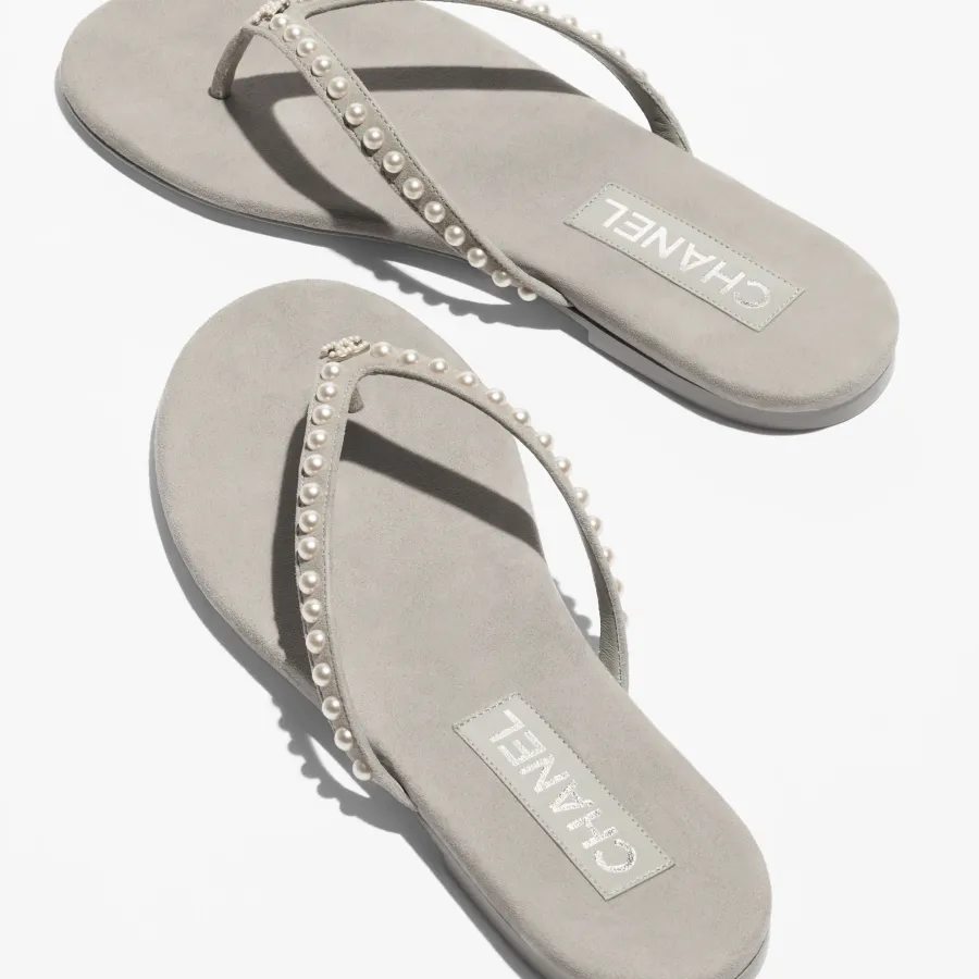 Chanel Grey suede suede and faux pearls Slippers