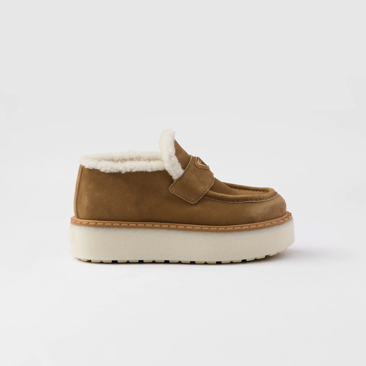 PRADA Loafers de camurça canela