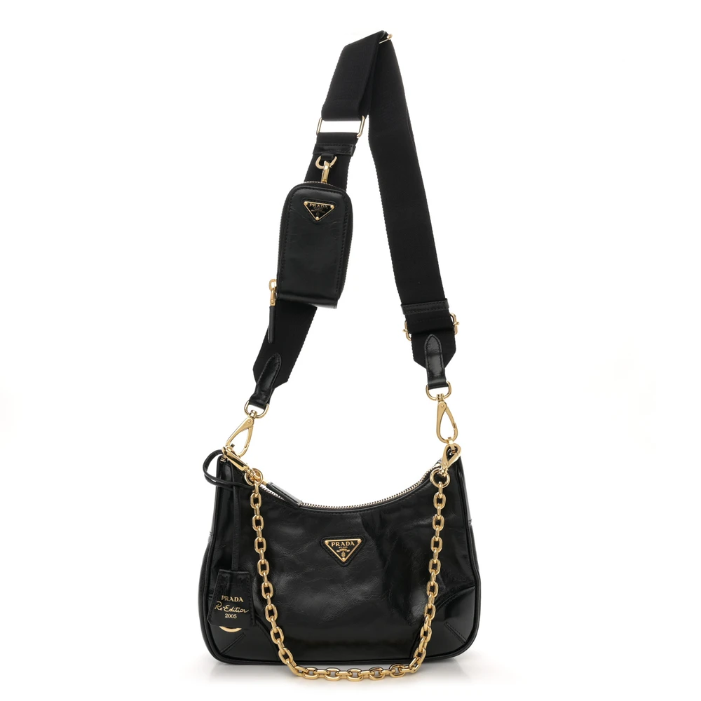 Prada Medium Re-Edition 2005 Bolsa de Ombro Preta em Couro Naplak Verniz com Hardware Dourado