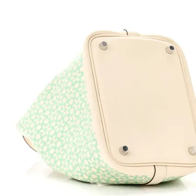 Hermès Lucky Daisy Piacotin Lock 18 PM Nata/Vert Swift Leather Palladium Silver Hardware