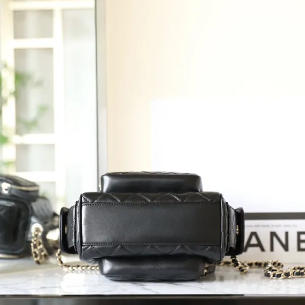 Chanel Black / Red / Milk Tea color Crossbody Bags - Image 7