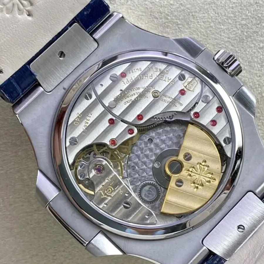 PATEK PHILIPPE-NAUTILUS-ref.5712G-001-40mm