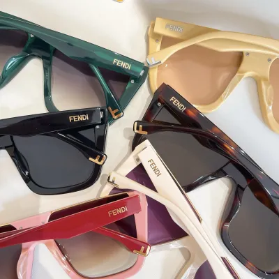 Fendi glasses red/ivory/green/beige/leopard/black color Size 56口17-145