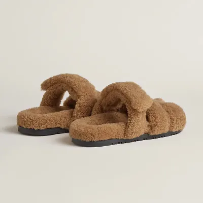 HERMES Chypre Coffee color plush Slippers