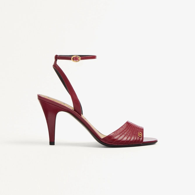 VALENTINO Sandálias de salto em cetim com acabamento em cristal (salto de 8,5 cm de altura)