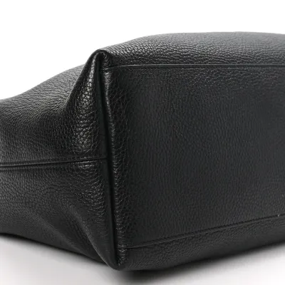 Gucci Medium Soho Chain Shoulder Bag Black Pebbled Calfskin Leather Light Gold Hardware