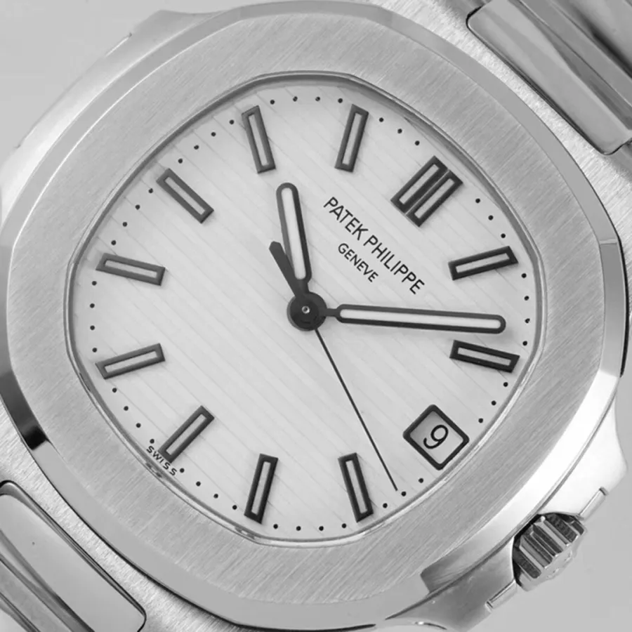 PATEK PHILIPPE-NAUTILUS-ref.5711-1A-011-40mm