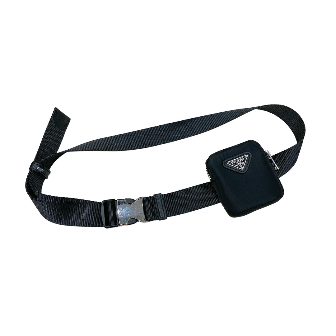 Cinto Feminino Prada com Mini Pochette em Nylon Preto com Hardware Prateado