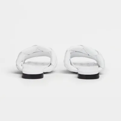 Bottega Veneta Lido Flat Sandal In White Intrecciato Leather Flat Sandal
