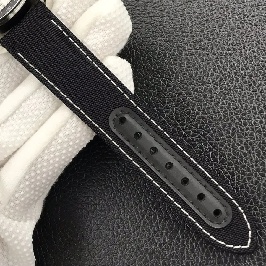 OMEGA-Speedmaster-ref.311.32.42.30.04.003-42mm