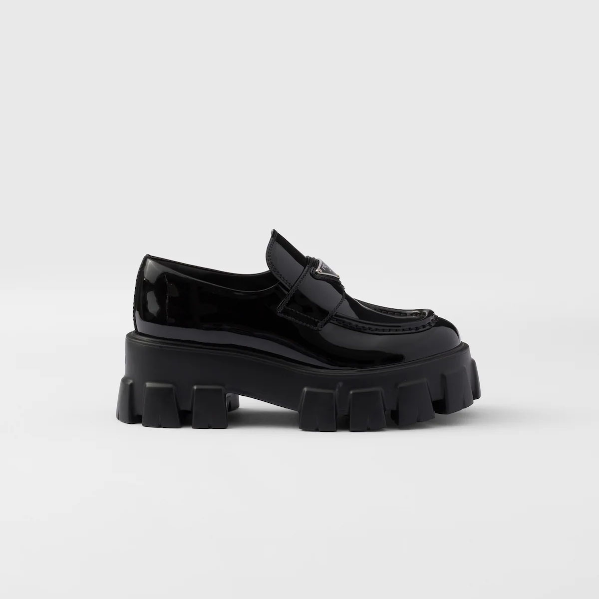PRADA Black Monolith Loafers de couro verniz