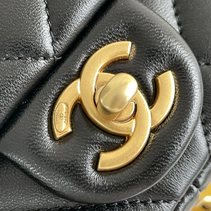 Chanel Double pearl CF chain bag 17/20.5cm White/Black Crossbody Bags