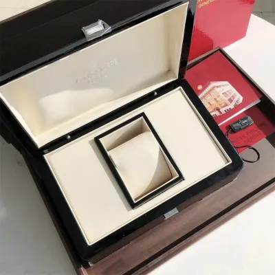 PATEK PHILIPPE-NAUTILUS-ref.5711-1A-011-40mm