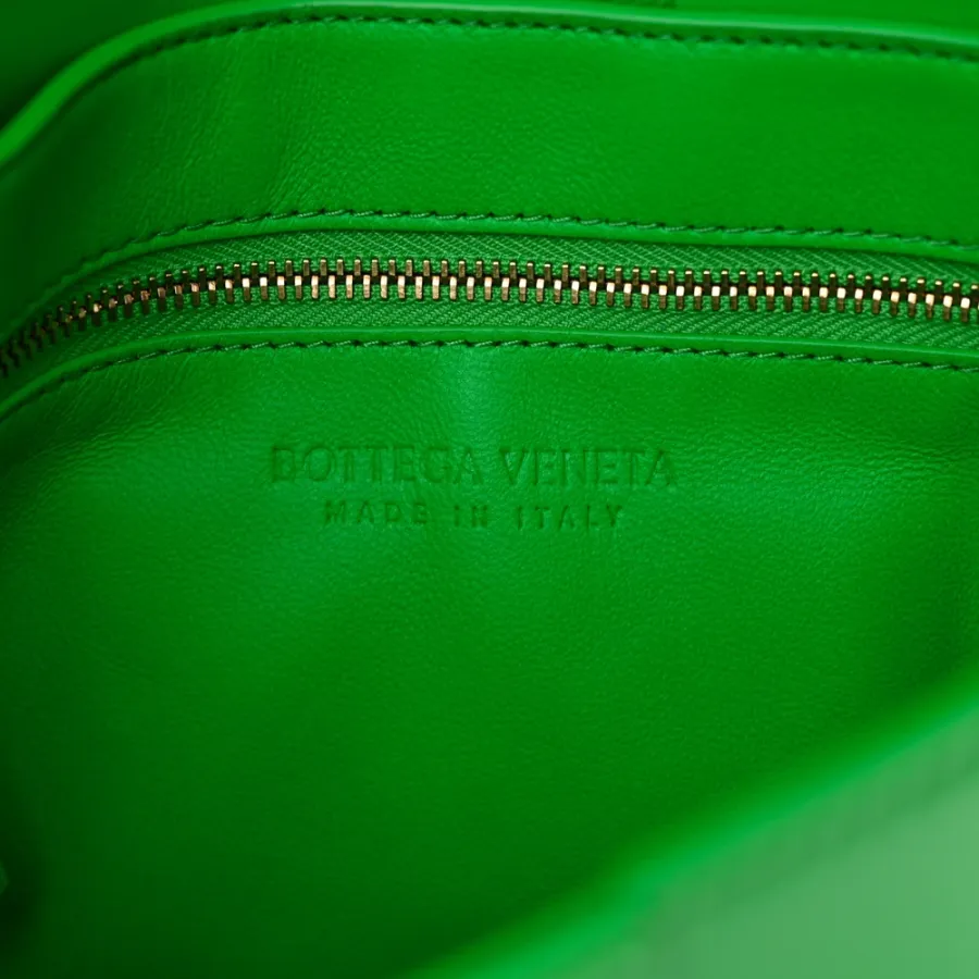 Bottega Veneta Maxi Intrecciato Cassette Crossbody Bag Parakeet Patent Leather