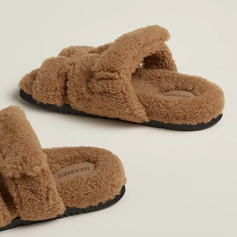 HERMES Chypre Coffee color plush Slippers