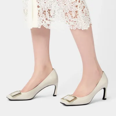 Roger Vivier Trompette Pumps High Heels In White Calfskin Leather With Metal Buckle (Heel Height 7cm)