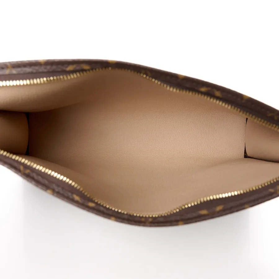Louis Vuitton Toiletry Pouch 26 Monogram Canvas
