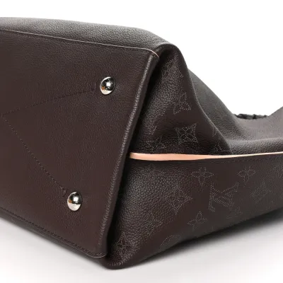 Louis Vuitton Carmel Hobo GM Chocolate Mahina Leather Cashmere Beige Interior