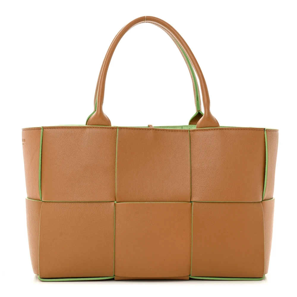 Bottega Veneta Bolsa Tote Pequena Intrecciato Arco Carmel Pistachio em Couro Nappa