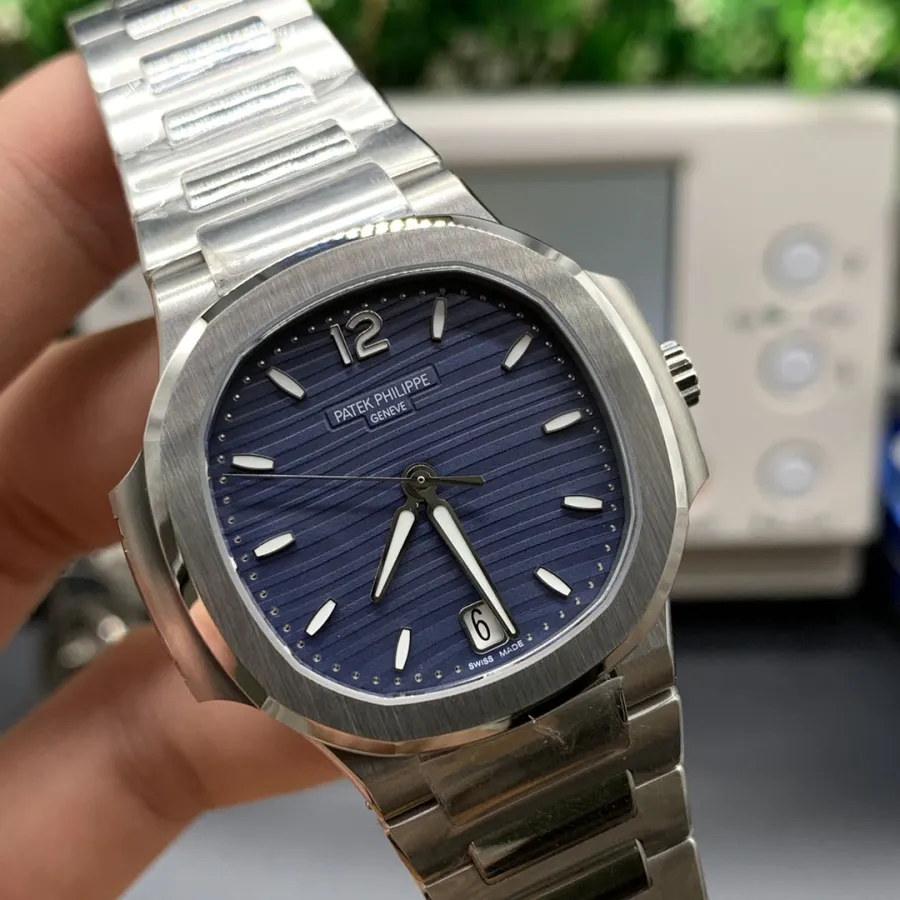 PATEK PHILIPPE-NAUTILUS-REF.7118-1A-001-35.2MM