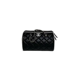 Chanel Black / White Quilted Lambskin Leather Crossbody Bags