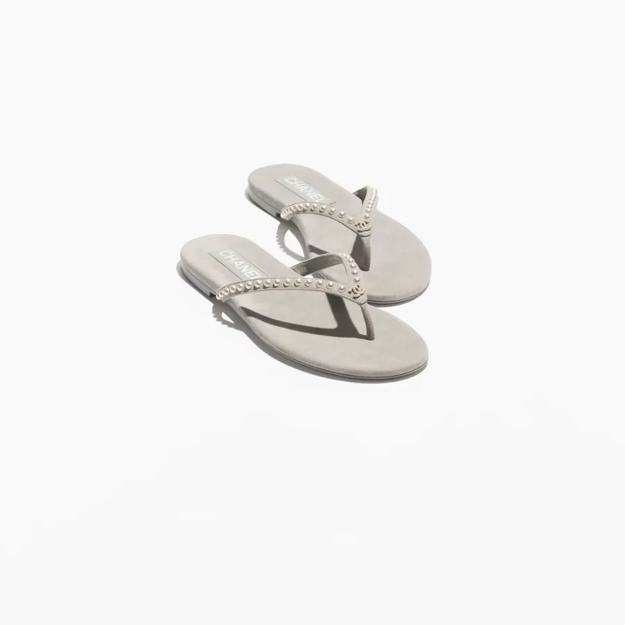 Chanel Grey suede suede and faux pearls Slippers