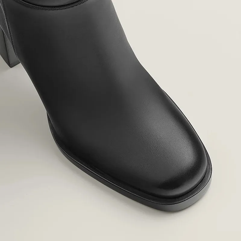 HERMES Jumper  Black boots
