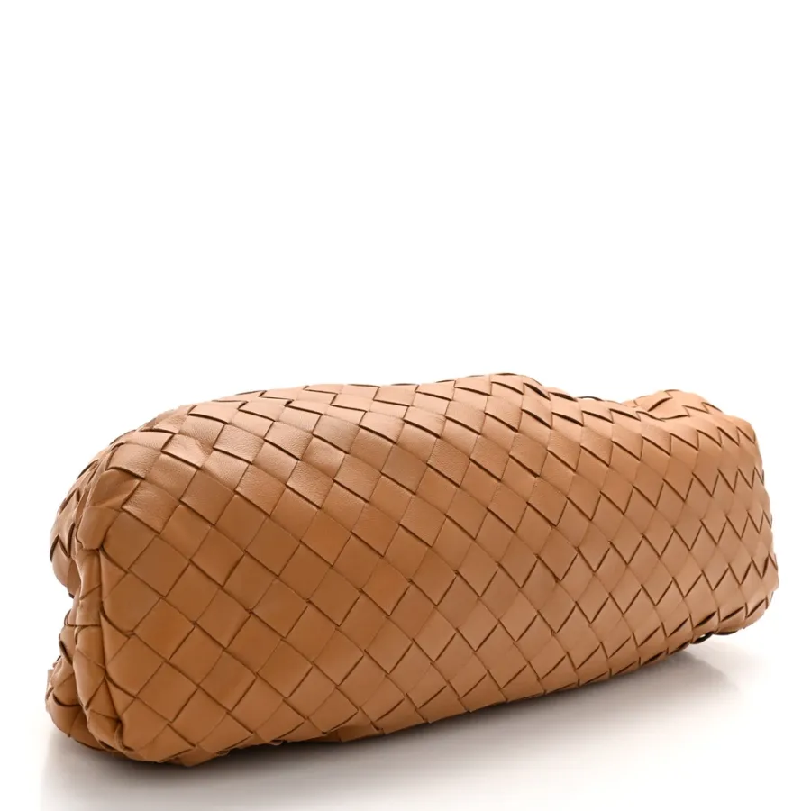 Bottega Veneta Maxi Intrecciato The Pouch Oversized Clutch Caramel Nappa Leather