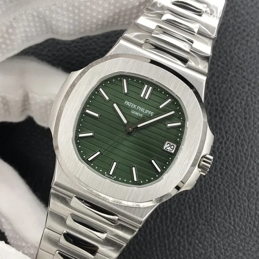 PATEK PHILIPPE-NAUTILUS-ref.5711-1A-014-40mm