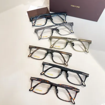 Tom Ford square frame glasses green/black/grey/blue/leopard/citron color Size 55口17-145