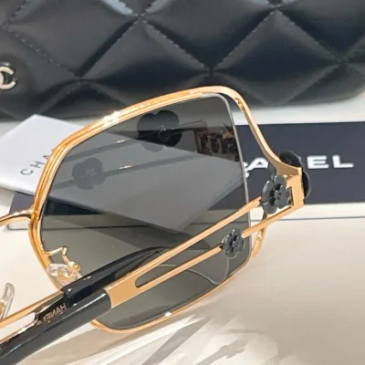 CHANEL square frame glasses black gold color size 62口17-138