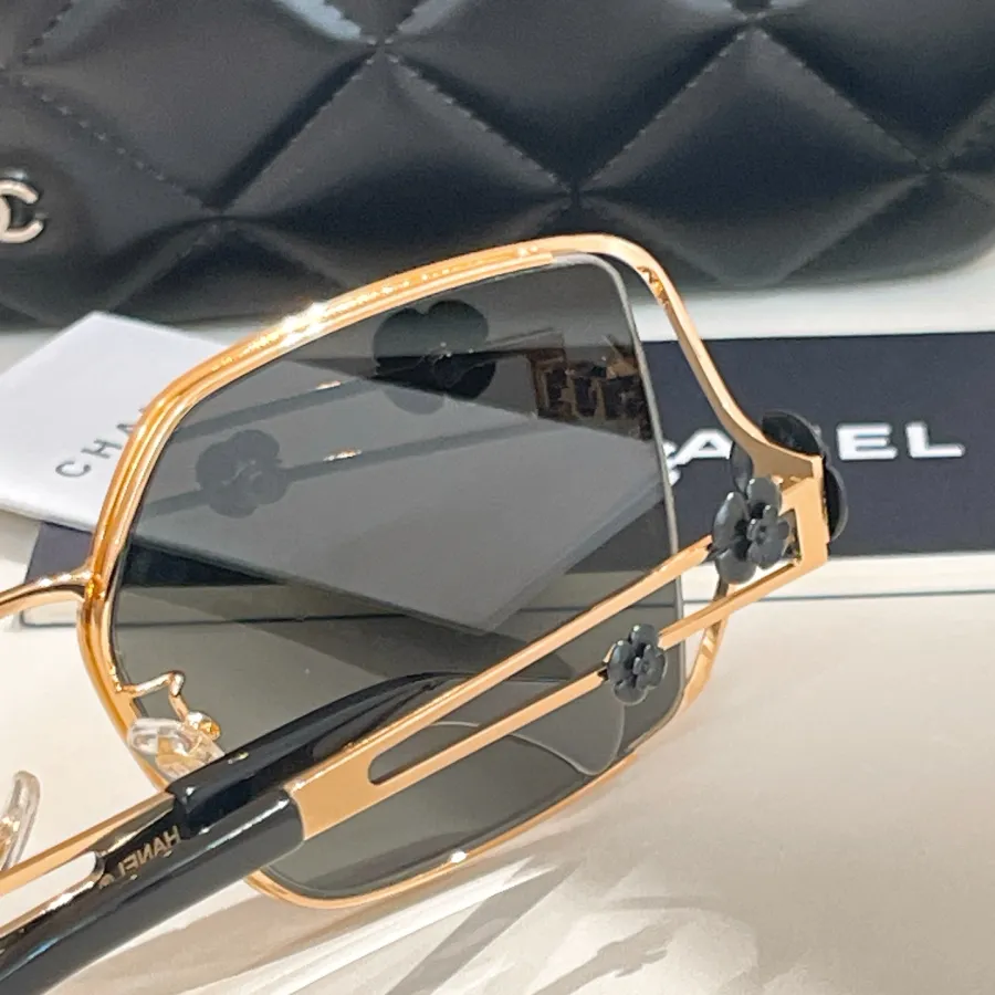 CHANEL square frame glasses black gold color size 62口17-138