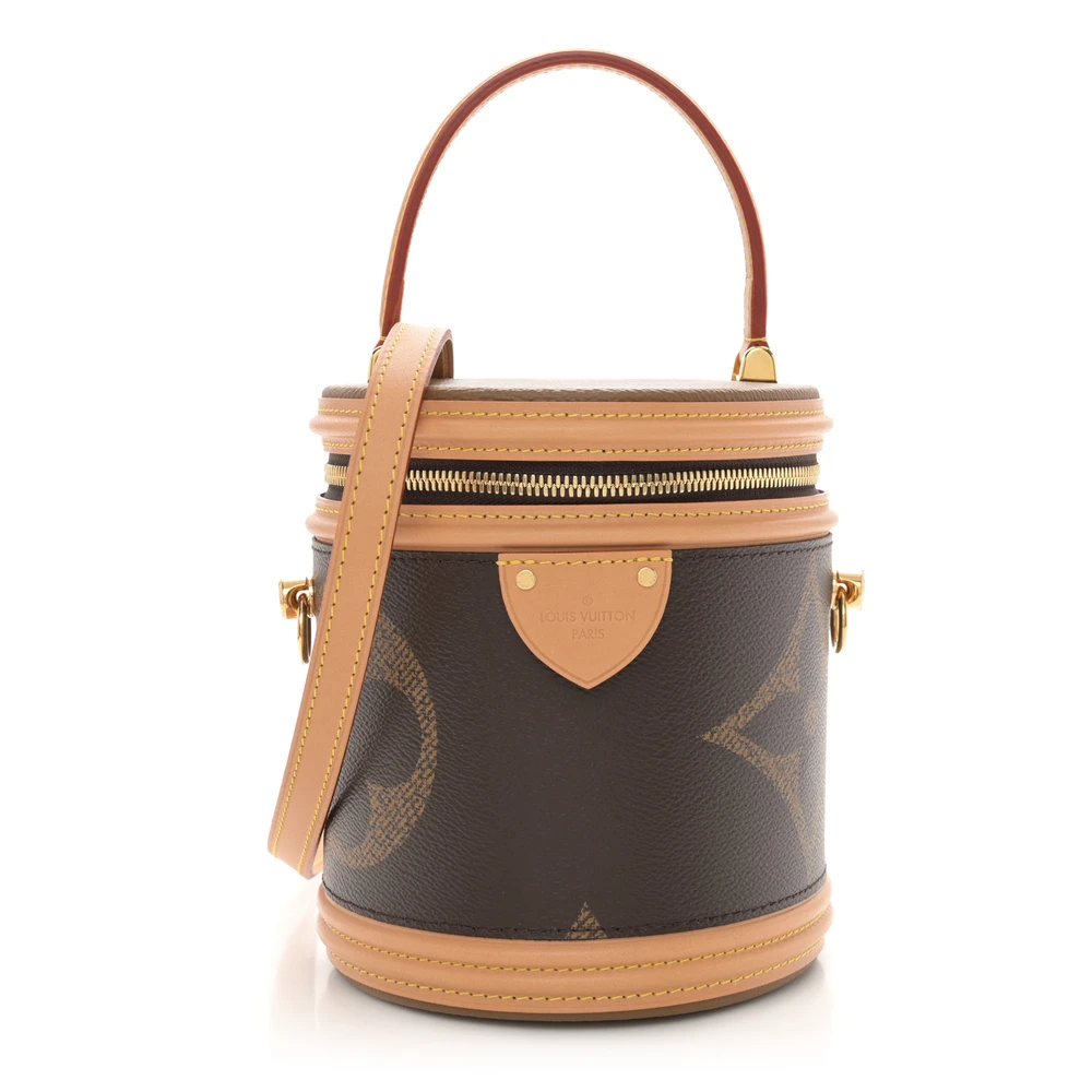 Louis Vuitton Cannes PM Giant Monogram Canvas com Hardware de Latão