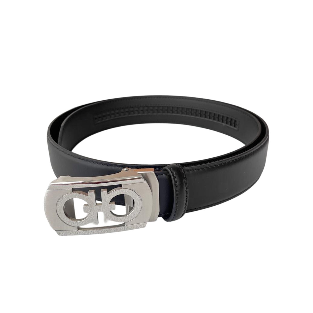 Cinto Masculino Ferragamo com Fivela Retangular Dupla Gancini em Couro Bezerro Preto com Acabamento Dourado/Prateado 35mm