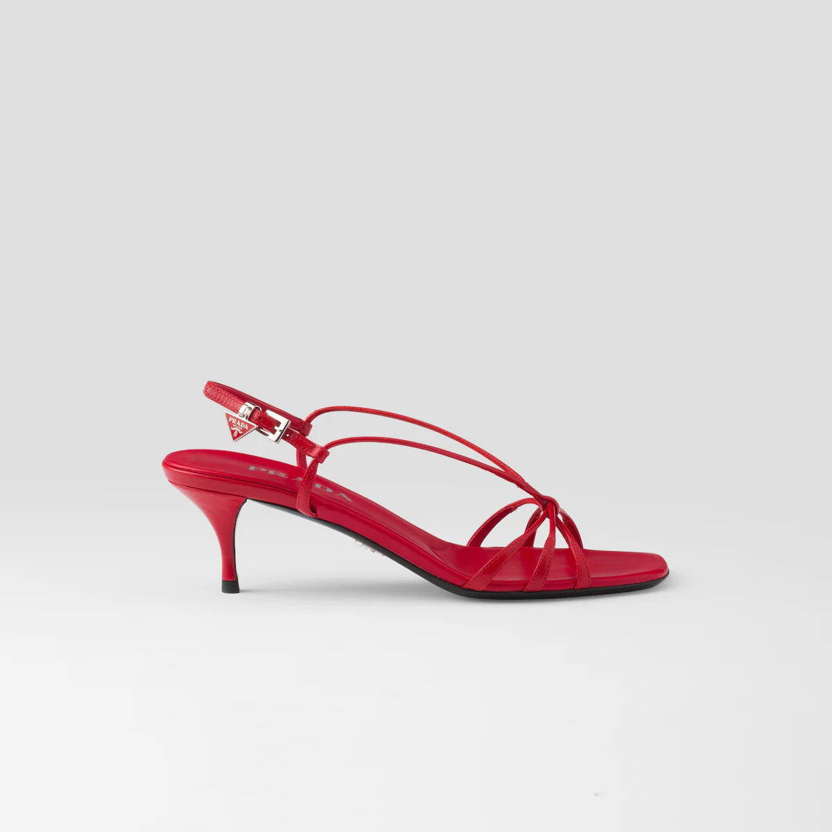 PRADA Sandálias de couro vermelho com salto