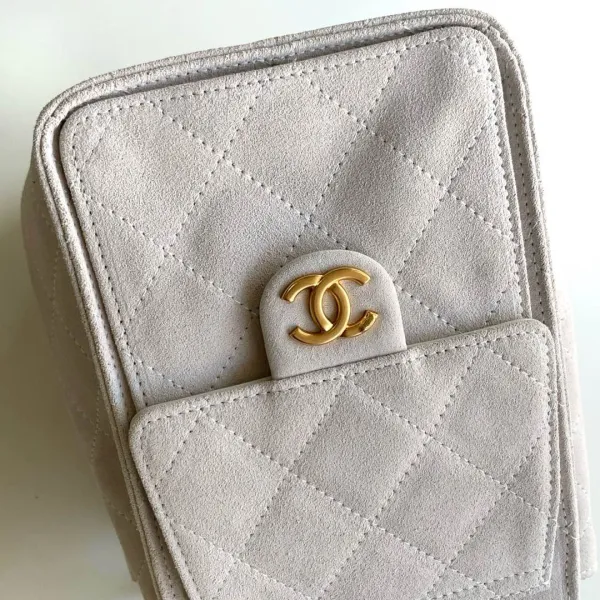 Chanel Pink / Green Quilted Shiny Calfskin Leather / Abrasive Sand Leather Shoulder Bags - Image 7