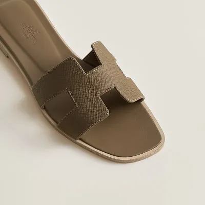 HERMES Oran Olive green Slippers