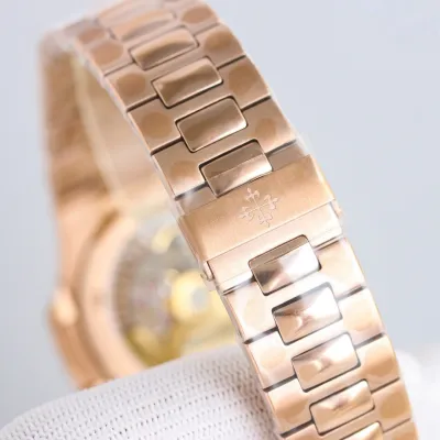 PATEK PHILIPPE-NAUTILUS-ref.5711-1R-001-40mm