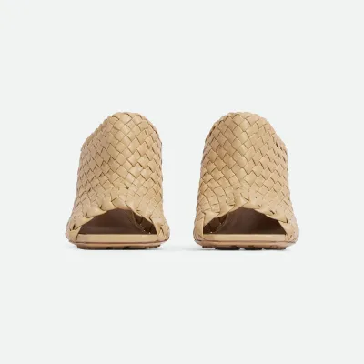 Bottega Veneta Knot Mule In Beige Intrecciato Leather Mule With Gold Finished Metal Knot Heel (Heel Height 9cm)