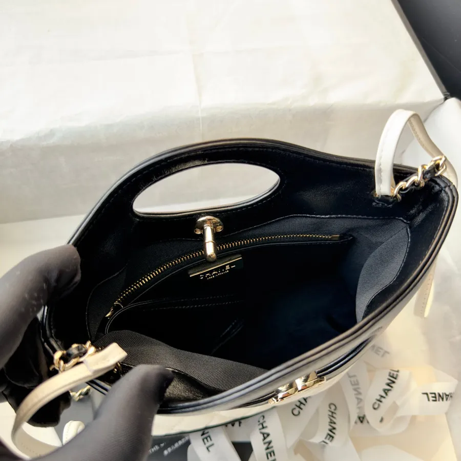 Chanel Quilted Lambskin Leather Black and white color matching Crossbody Bags