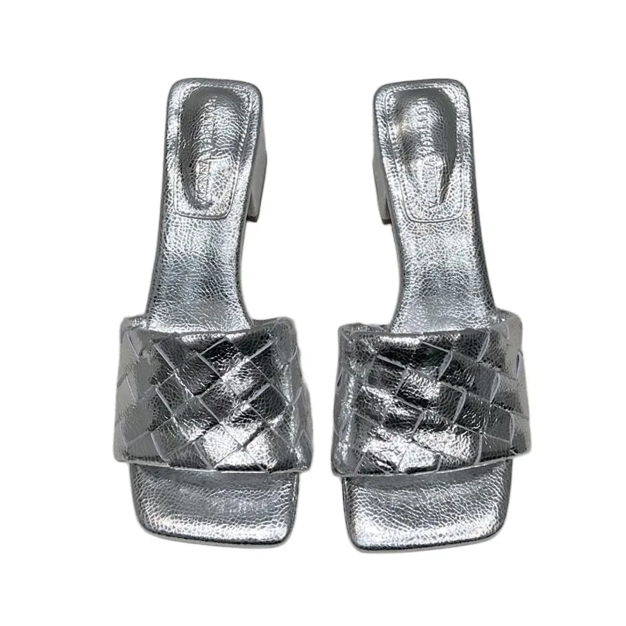 Bottega Veneta Parco Mule In Silver Intrecciato Leather Kitten-Heel Mule Sandal (Heel Height 4.5cm)