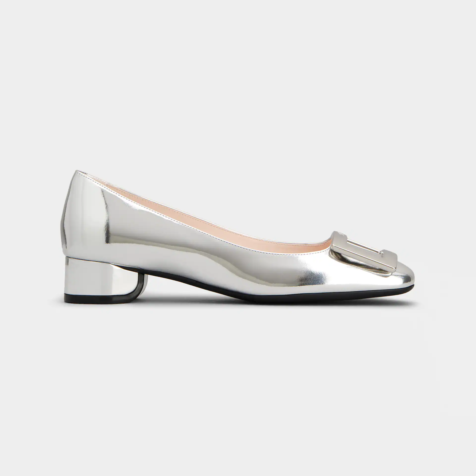 Roger Vivier U Look Ballerinas Em Couro Bezerro Prateado Com Fivela Envernizada (Altura do Salto 2,5cm)