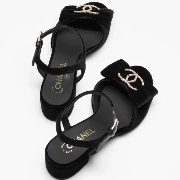 Chanel velvet, rhinestone and metal Black sandals - Image 4