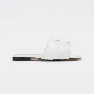 Bottega Veneta Lido Flat Sandal In White Intrecciato Leather Flat Sandal